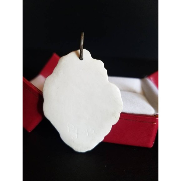 Handmade Vintage Victorian Style Pendant - Picture 9 of 10